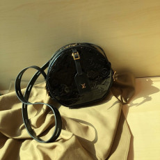 LOUIS VUITTON 루이비통 부아트 샤포 수플 백 4가지 색상