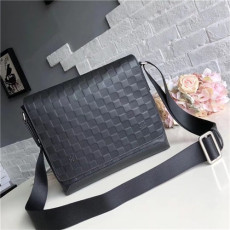 LOUIS VUITTON 루이비통 남성용 숄더백 N41033