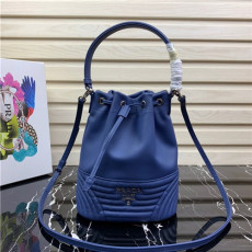 PRADA 프라다 버킷백 1BH038 신상