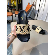 45위 LOUIS VUITTON  루이비통 여성용 슬리퍼 L89844