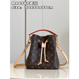 38위 LOUIS VUITTON  루이비통 네오노에 BB M46581