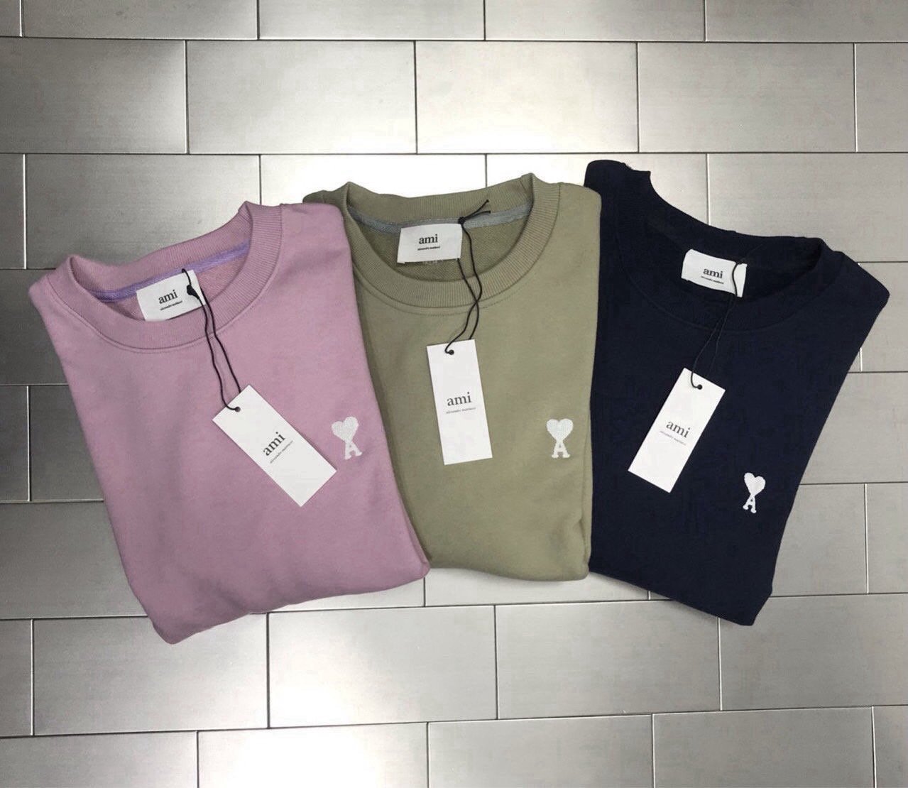 AMI 아미 드 꾀흐 스웻 맨투맨