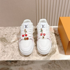 LOUIS VUITTON 루이비통 남여공용 스니커즈 L92339 2COLOR