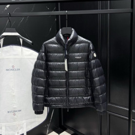 MONCLER 몽클레어 로고 다운 패딩 자켓