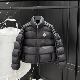 MONCLER 몽클레어 크리스토퍼 랙시 다운 패딩