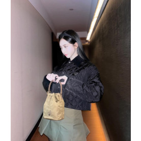 [에스파 카리나] PRADA 프라다 카라 퀼팅 자켓