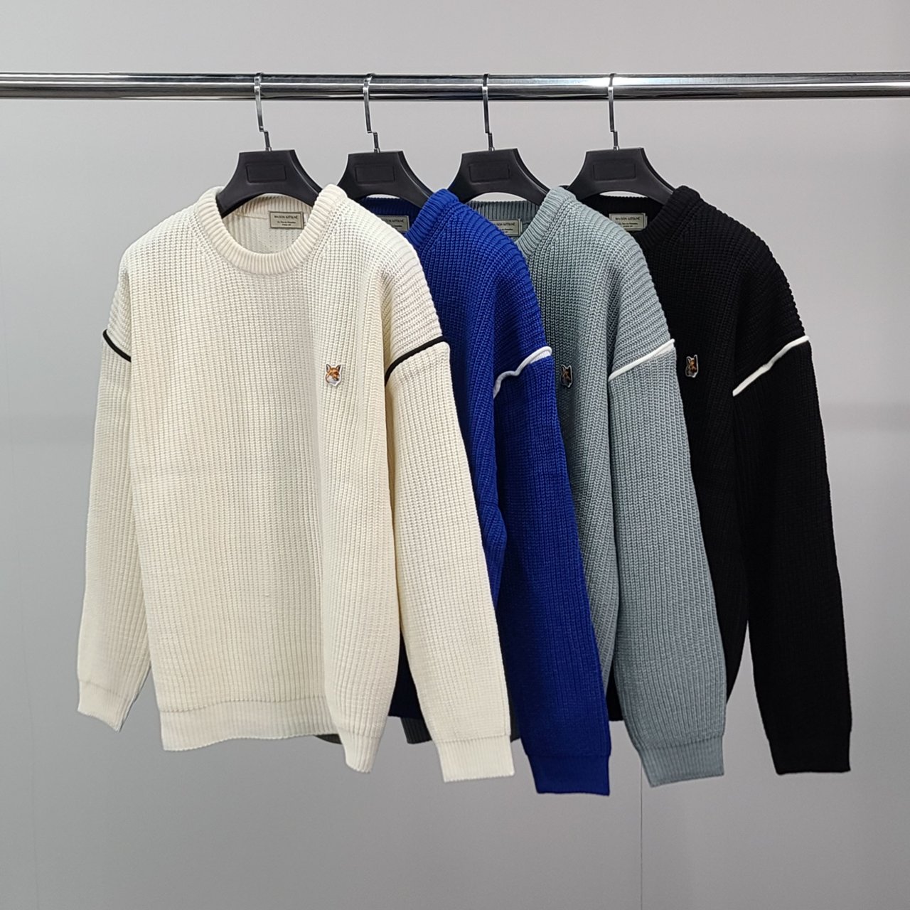 MAISON KITSUNE 메종키츠네 폭스헤드 라인 와플 니트