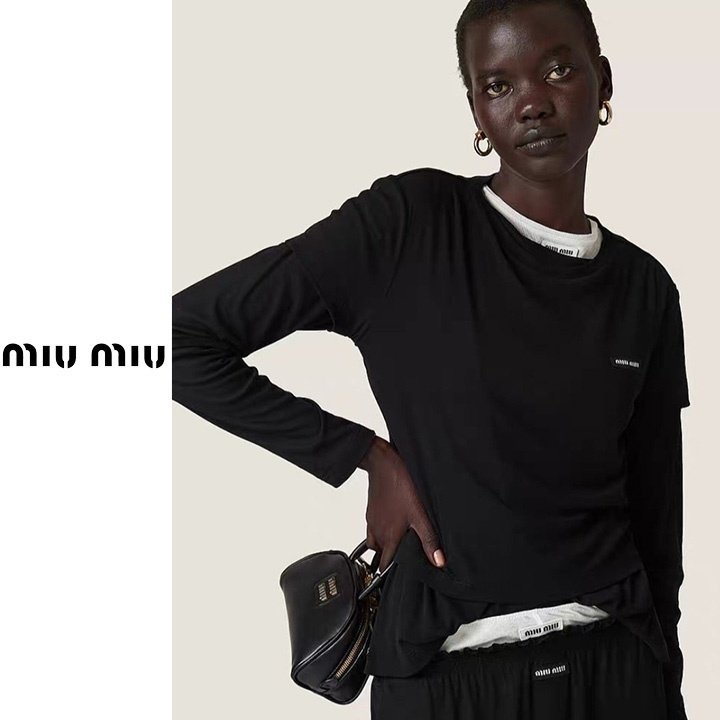 MIUMIU 미우미우 블랙 로고 반팔티 2COLOR