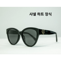 CHANEL 샤넬 하트 장식 선글라스