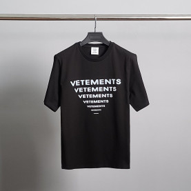 VETEMENTS 베트멍 세븐 레터링 코튼 반팔티