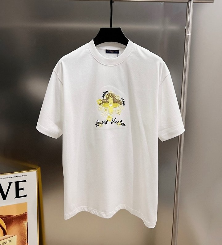 LOUIS VUITTON 루이비통 골드모노 레터링 자수티셔츠 2COLOR