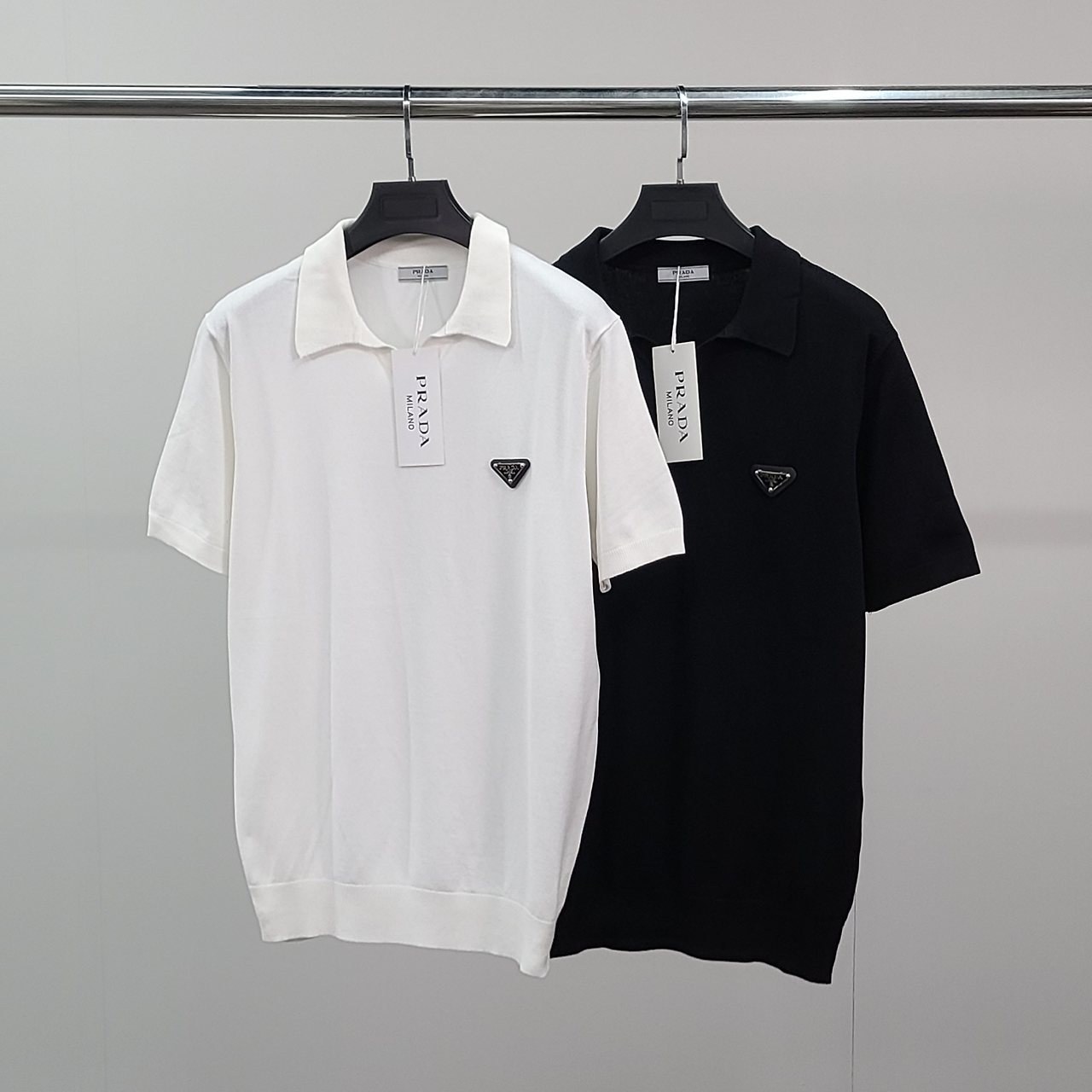 PRADA 프라다 로고와펜 오픈카라 반팔 카라 니트