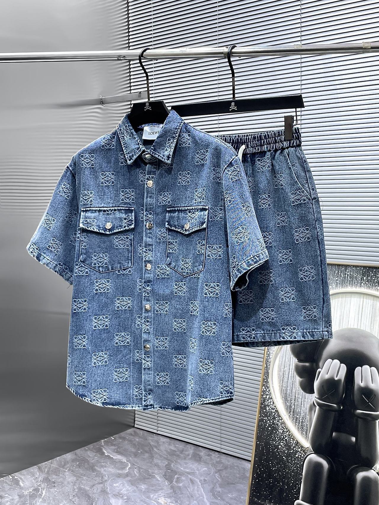 LOEWE 로에베 백로고세트 70