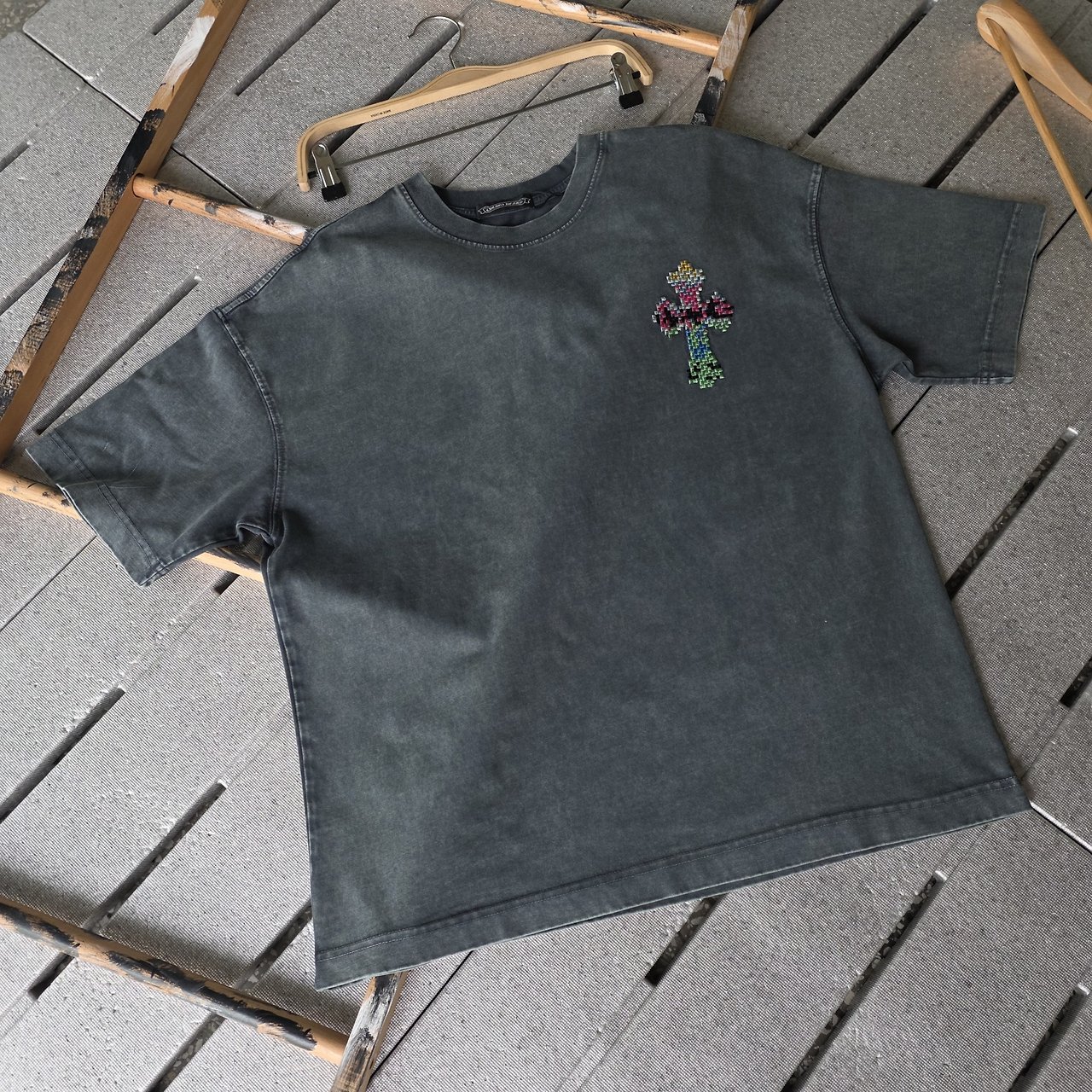 CHROME HEARTS 크롬하츠 피그먼트 컬러자수 세메터리 티셔츠